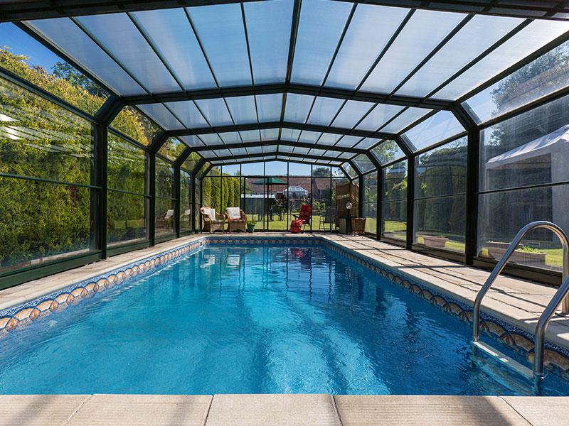 pool enclosure cleaning